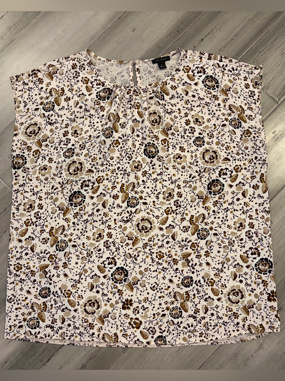 White Floral Cap-Sleeve Blouse - Ann Taylor, M